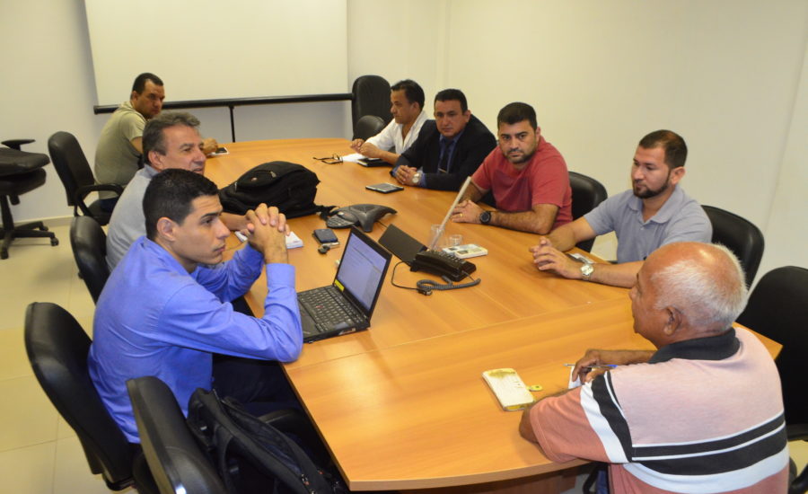 Prefeito Márcio Serrão reúne com gestores da empresa Jari  Energia